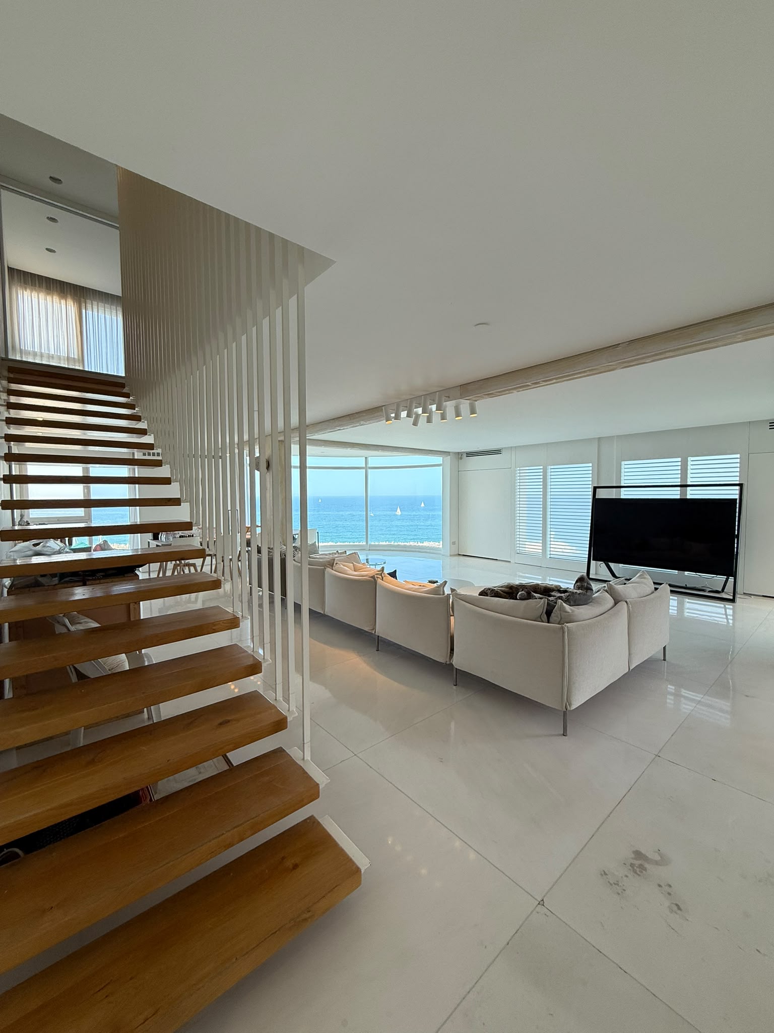 Luxury Penthouse with Breathtaking Sea Views
